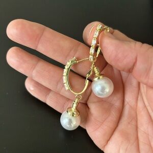 Elegant Gold and Pearl Hoop Earrings